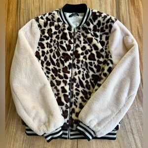 Lea & Viola Anthropologie Jacket XS Faux Fur Bomber Leopard. Great Conditionn